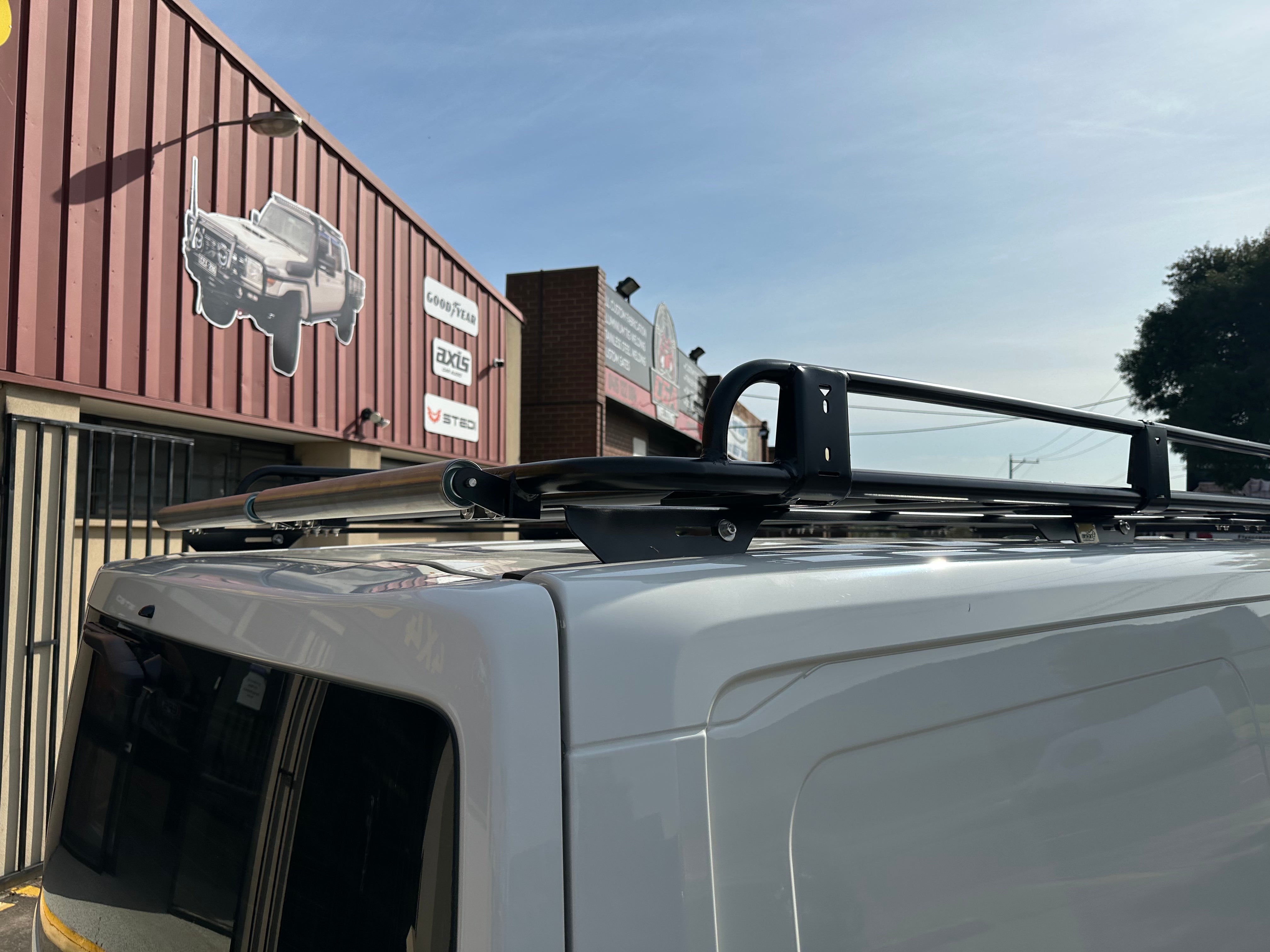 BISON 4X4 DAKOTA STYLE TRADESMAN RACK FOR TOYOTA HIACE 2019+| TRADESMAN ROOF RACK 