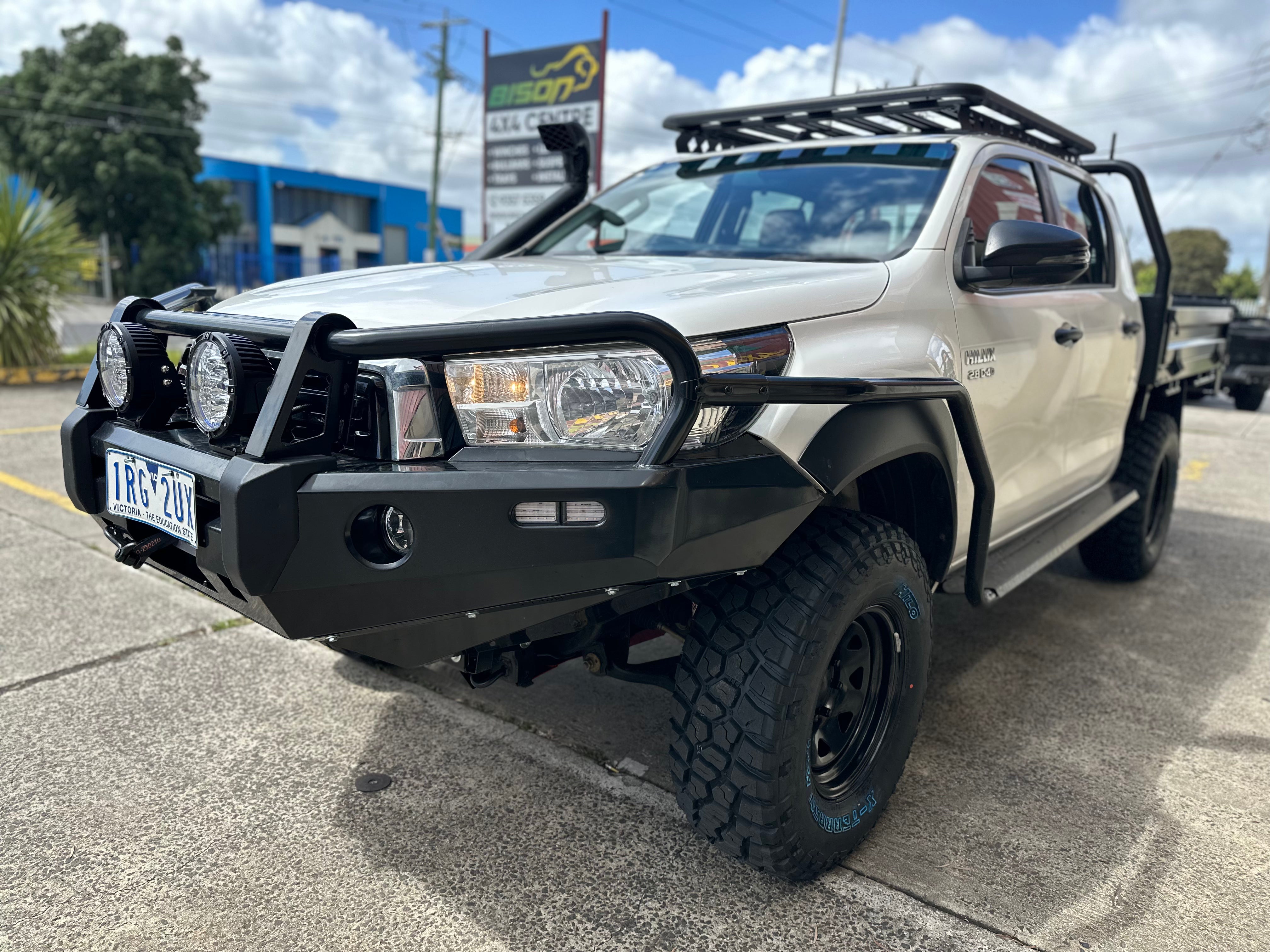 BISON-BAR FOR TOYOTA HILUX 2011-2015 BY BISON 4X4