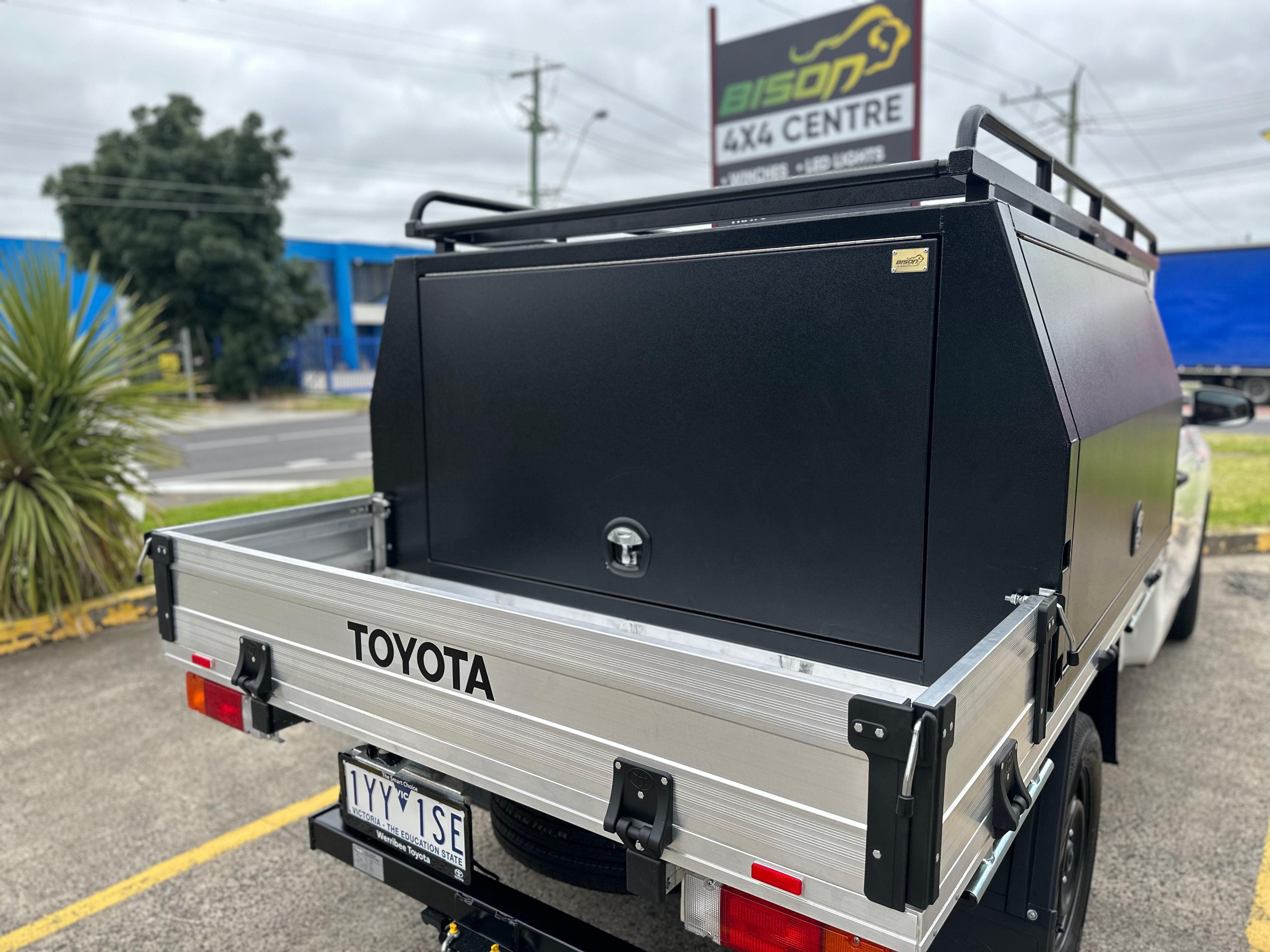 BISON 4X4 ALLOY CANOPY 1800MM JACK-OFF POWER-COATED BLACK |3 DOOR