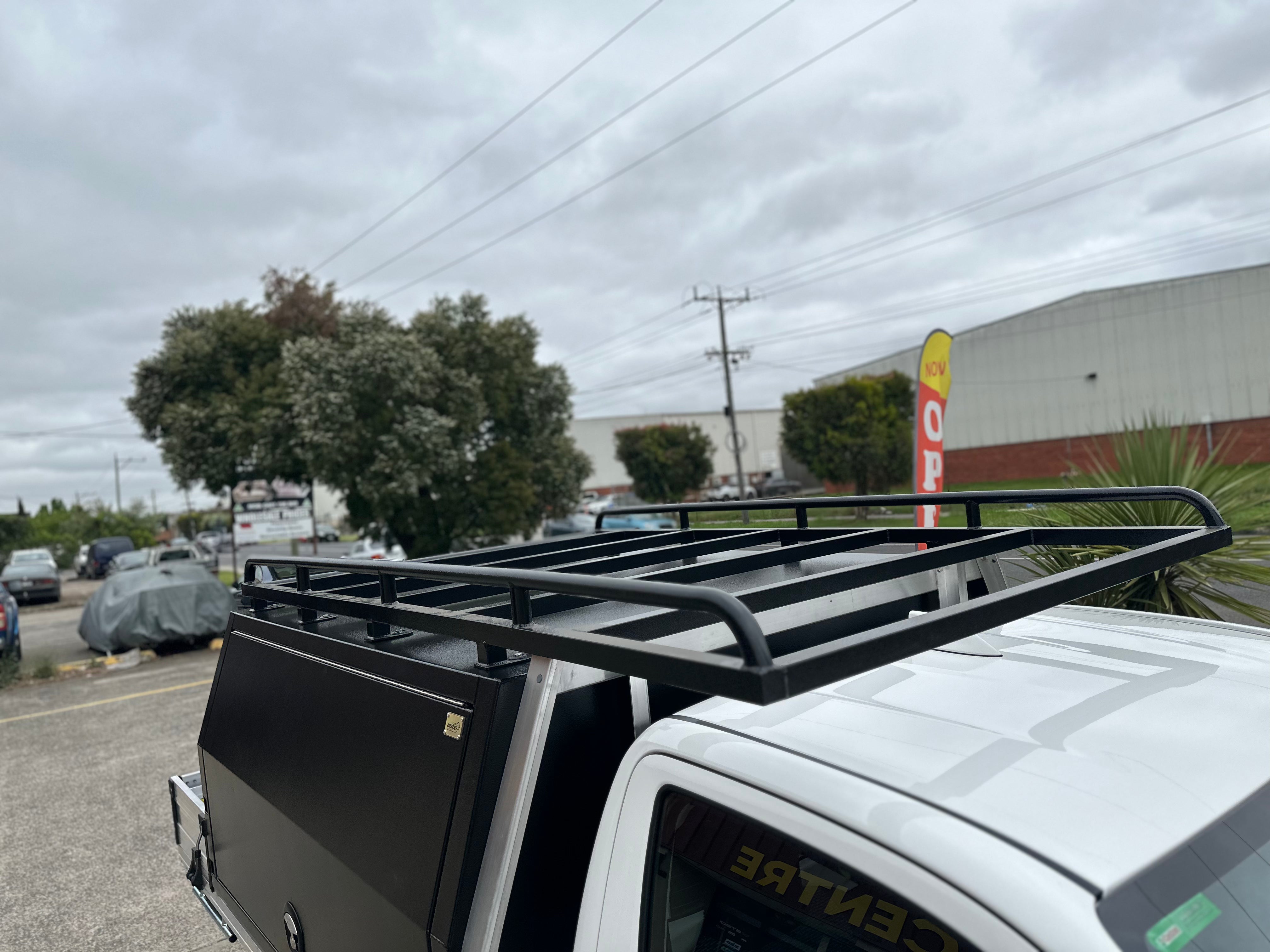 BISON 4X4 ALLOY CANOPY 1800MM JACK-OFF POWER-COATED BLACK |3 DOOR
