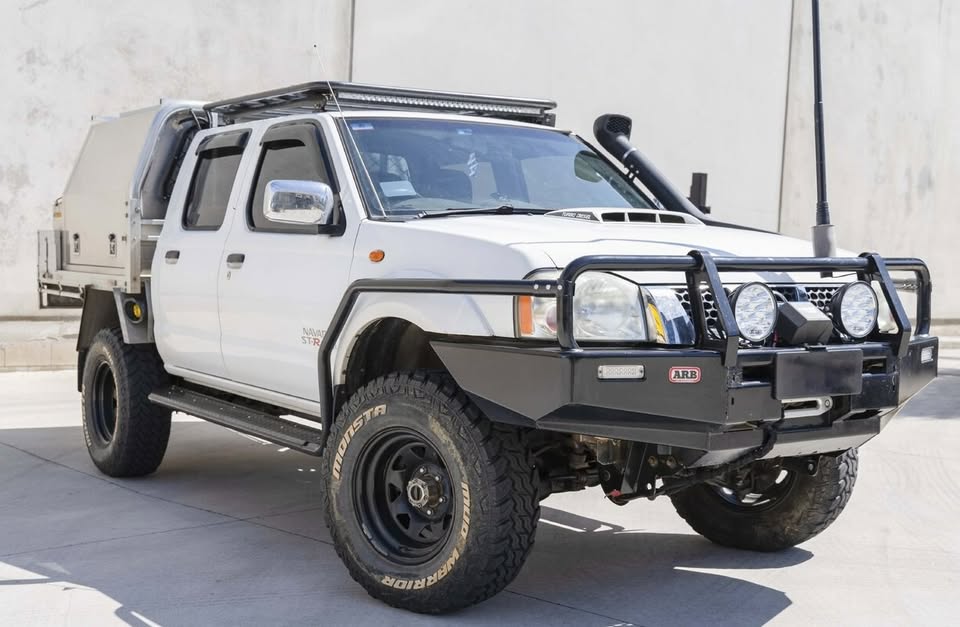Heavy Duty Side Steps & Brush Rail Bars for Nissan Navara D22 1997-2016 Dual Cab