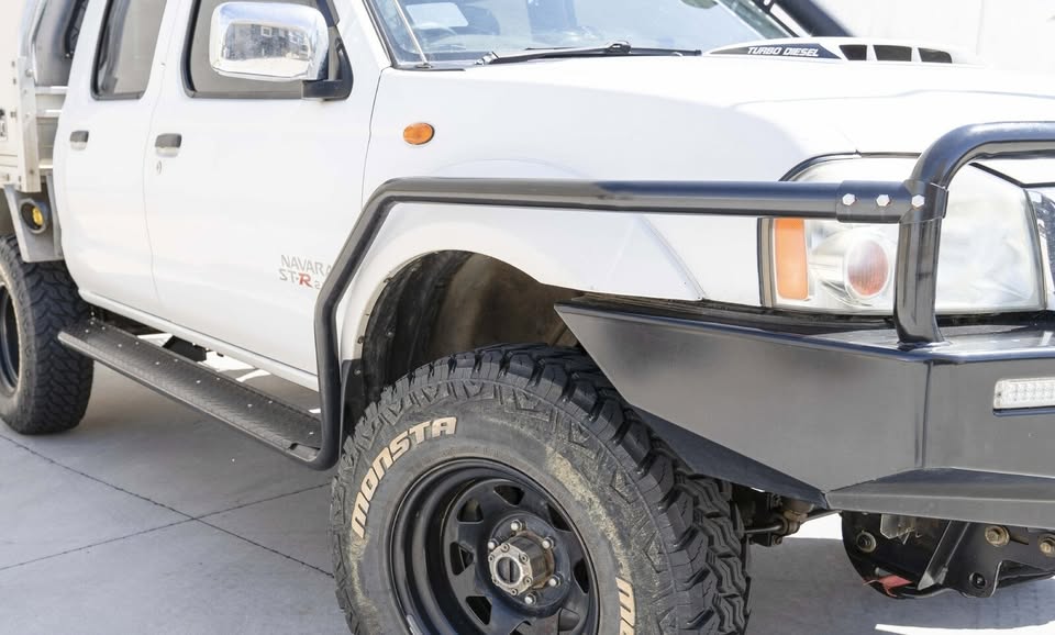 Heavy Duty Side Steps & Brush Rail Bars for Nissan Navara D22 1997-2016 Dual Cab