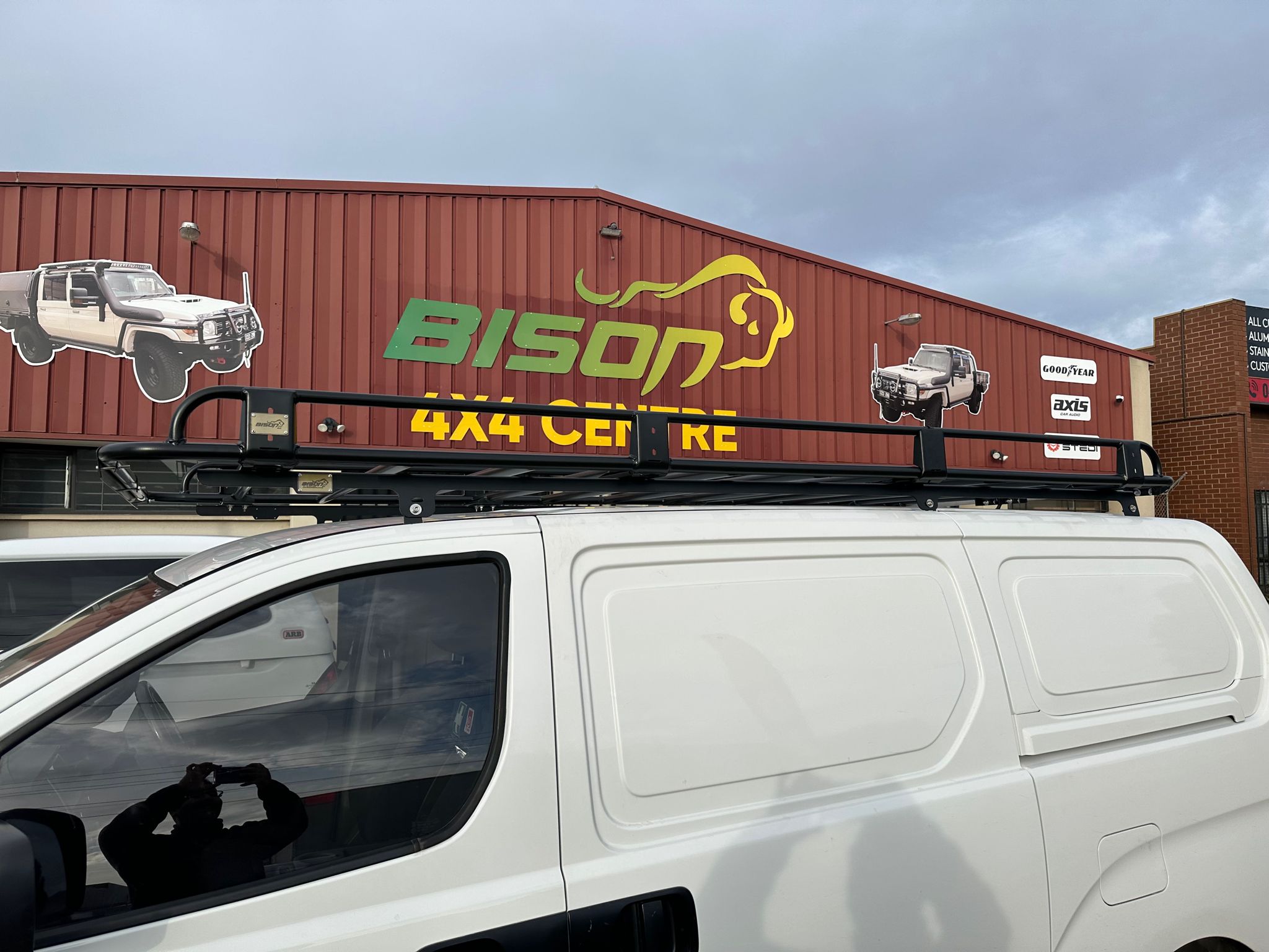 BISON 4X4 STEEL TRADESMAN ROOF RACK 3000MM FOR HYUNDAI iLOAD/iMAX 2018+