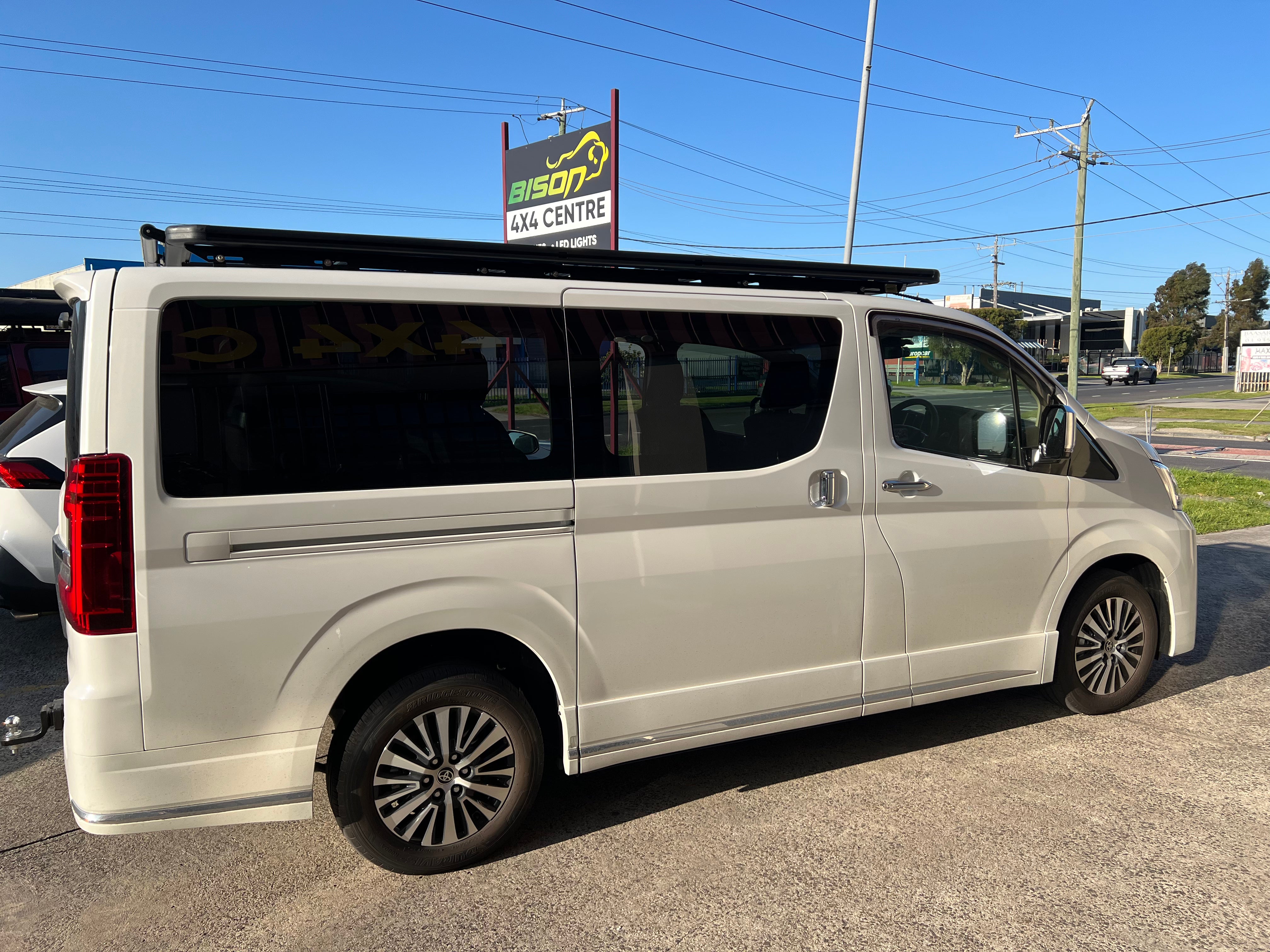 BISON 4X4 DAKOTA STYLE FLAT RACK FOR TOYOTA HIACE 2019+