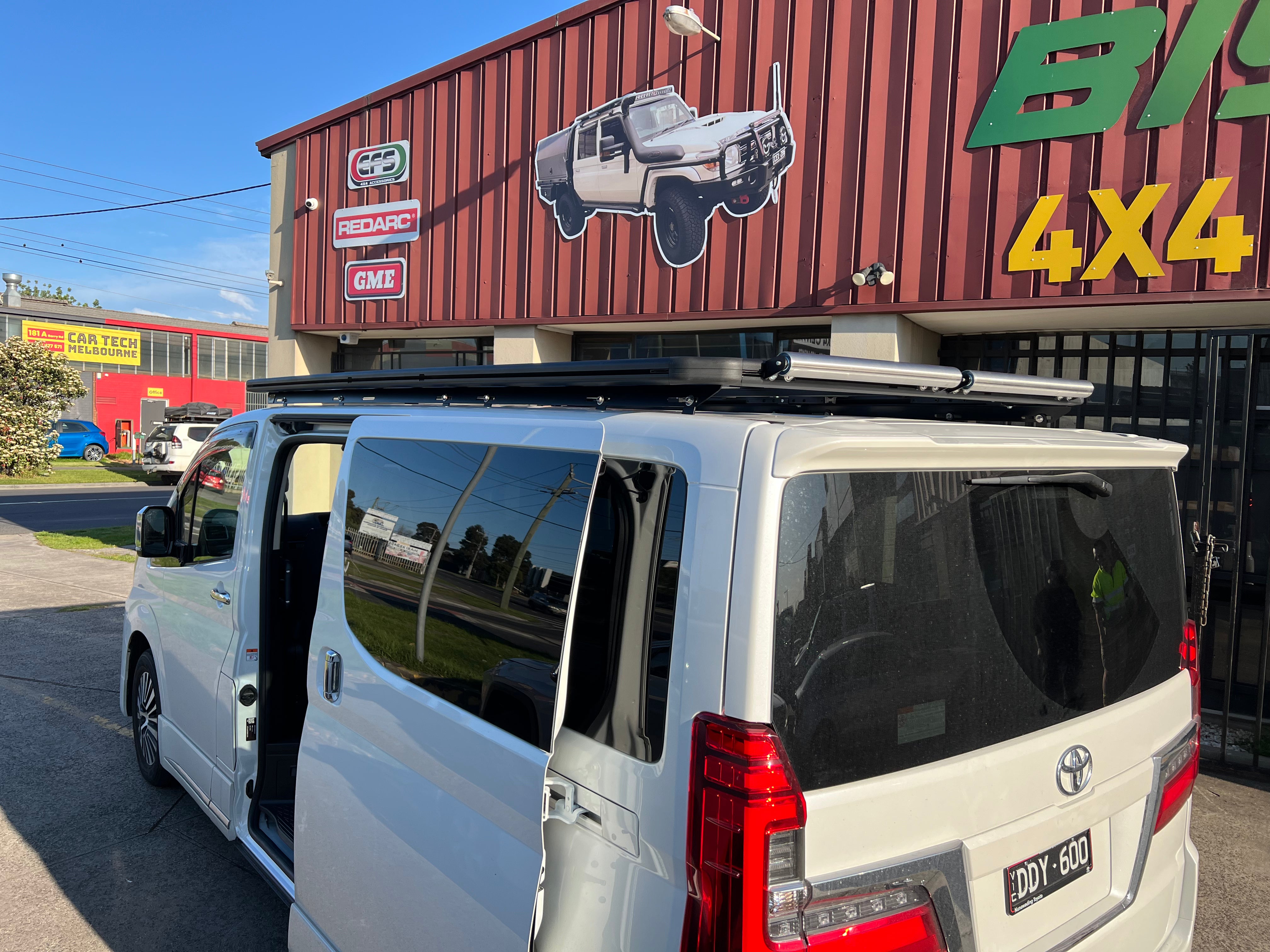 BISON 4X4 DAKOTA STYLE FLAT RACK FOR TOYOTA HIACE 2019+