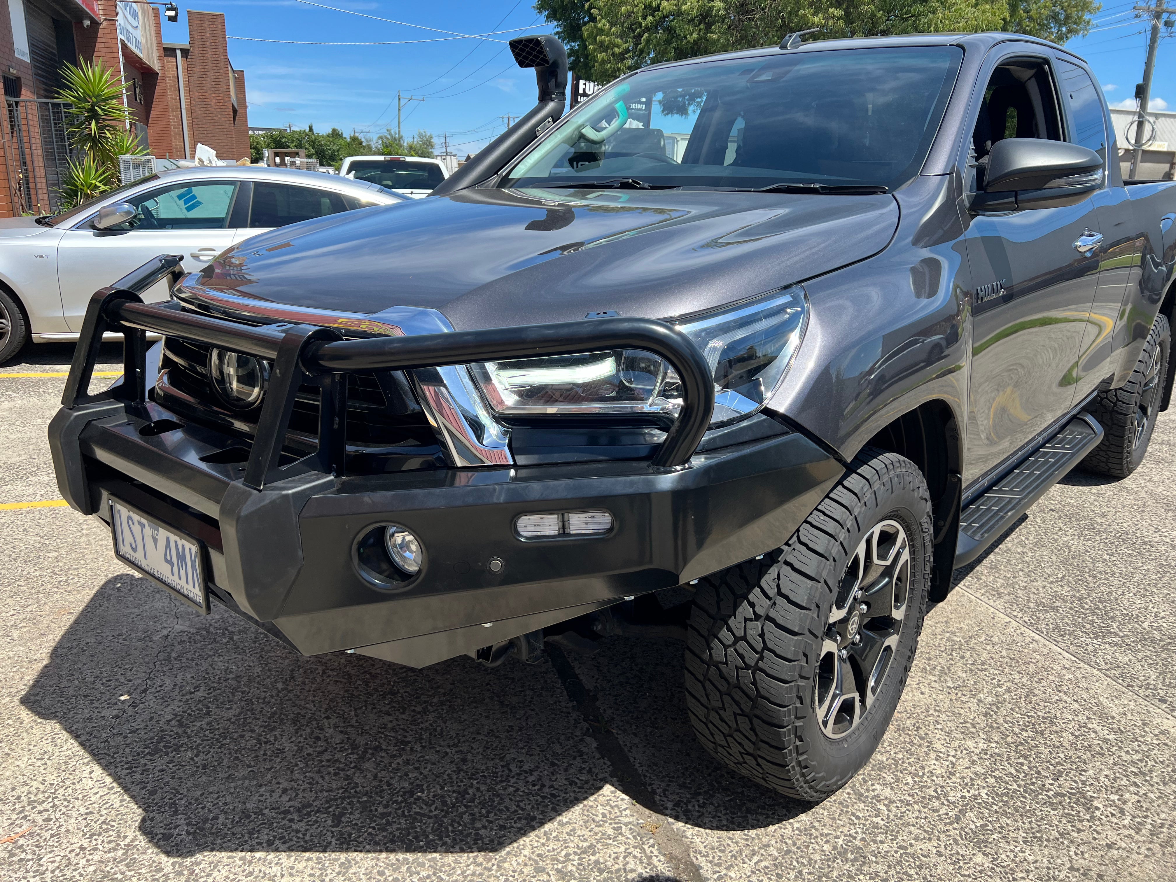 BISON-BAR FOR TOYOTA HILUX 2016-2020 BY BISON 4X4