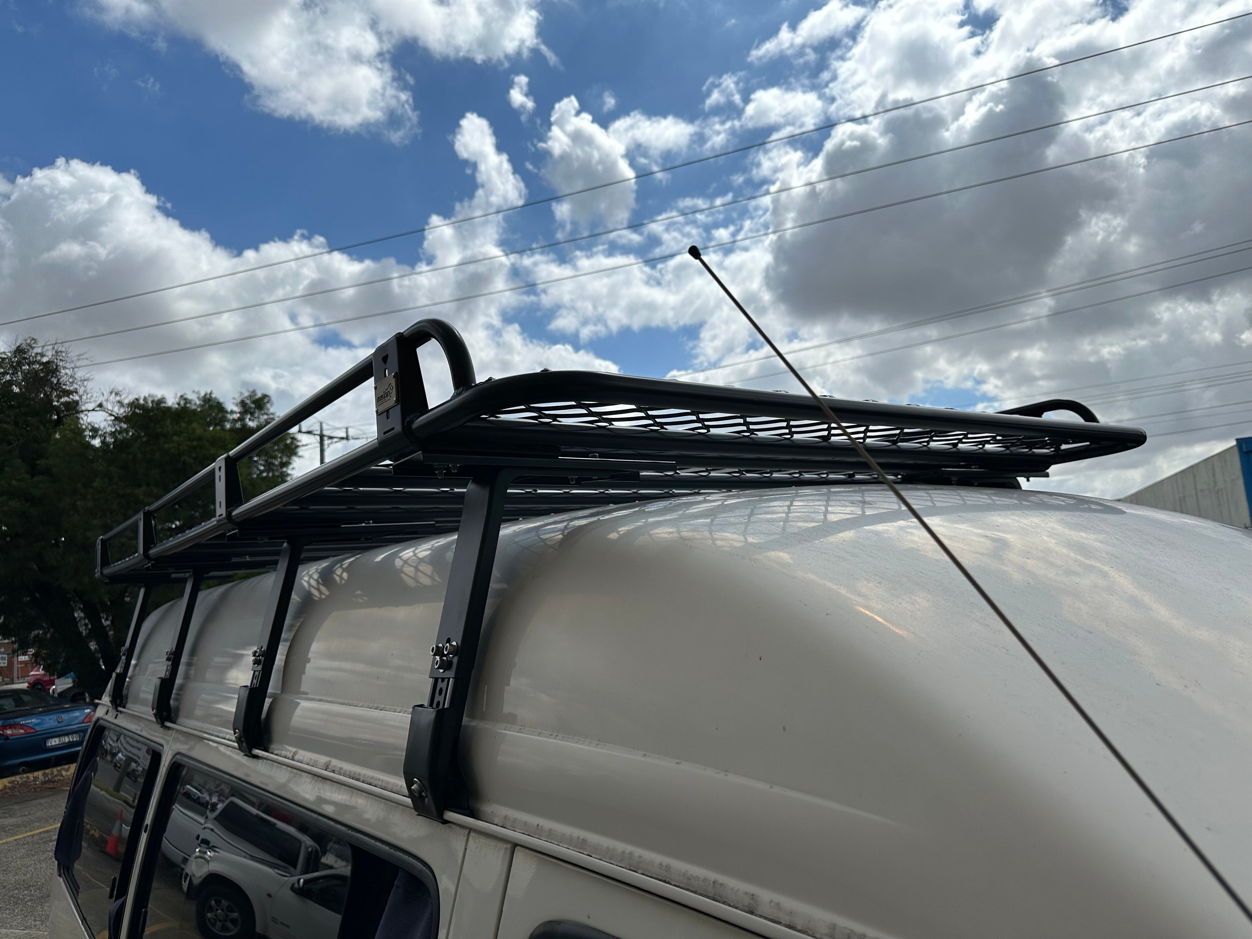 BISON 4X4 DAKOTA STYLE TRADESMAN RACK FOR TOYOTA HIACE | 3000mm x 1464mm