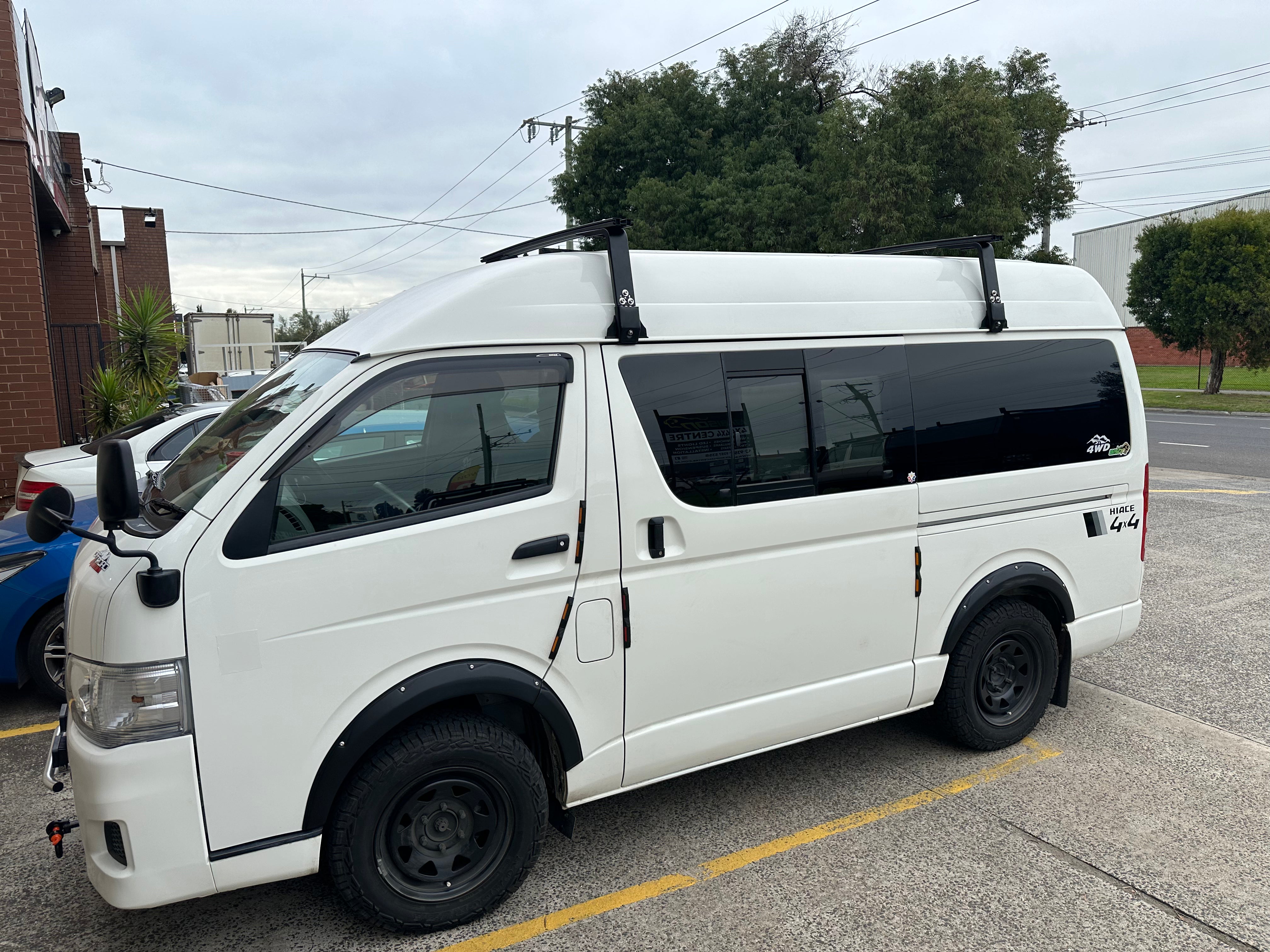 BISON4X4 CROSS-BAR FOR TOYOTA HIACE