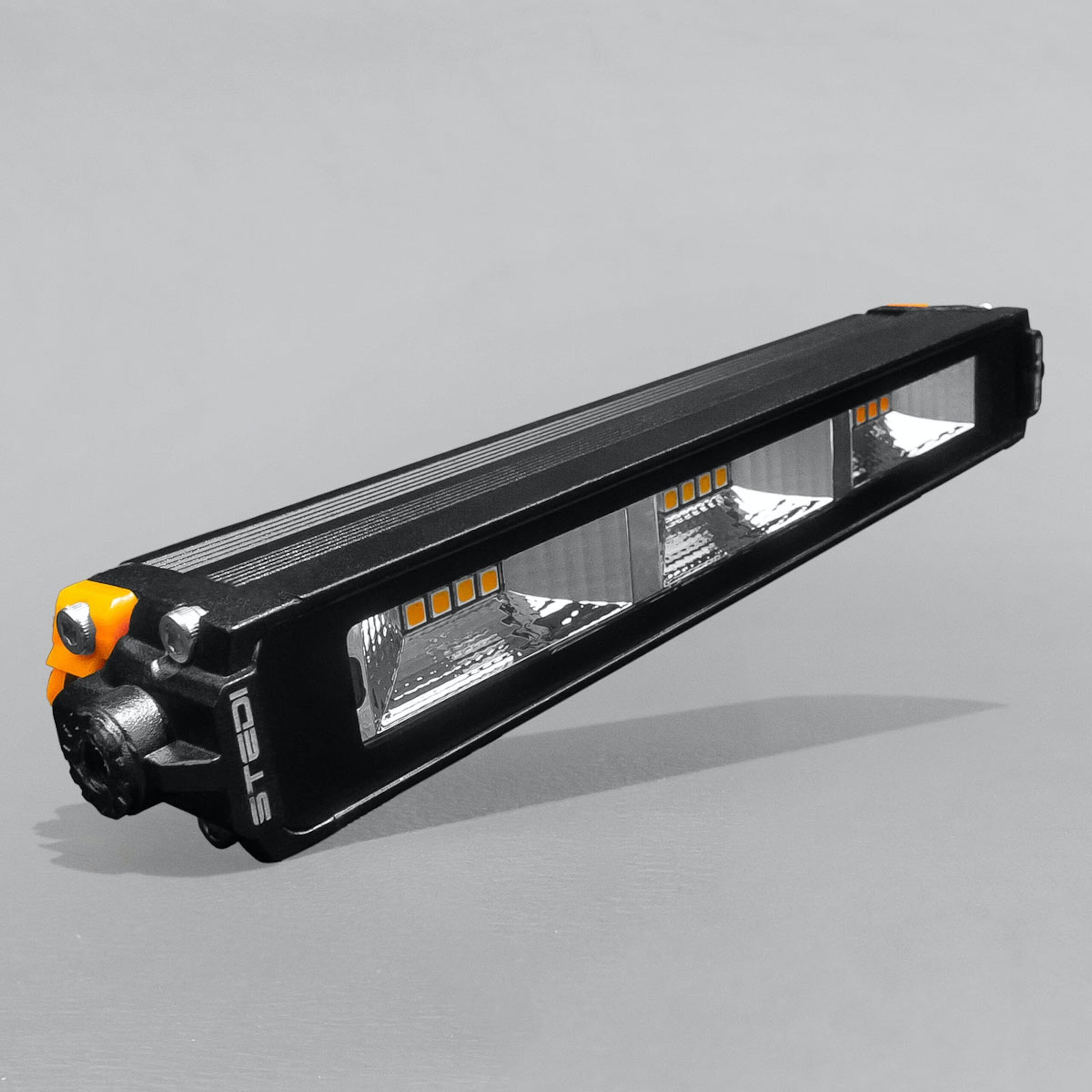 MICRO V2 7.8 INCH 12 LED FLOOD LIGHT (AMBER)